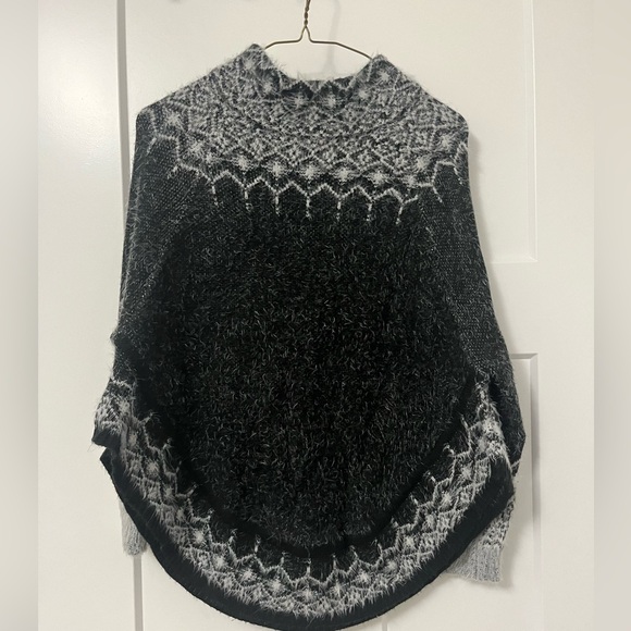 Beautiful Dex Sweater - Picture 2 of 3